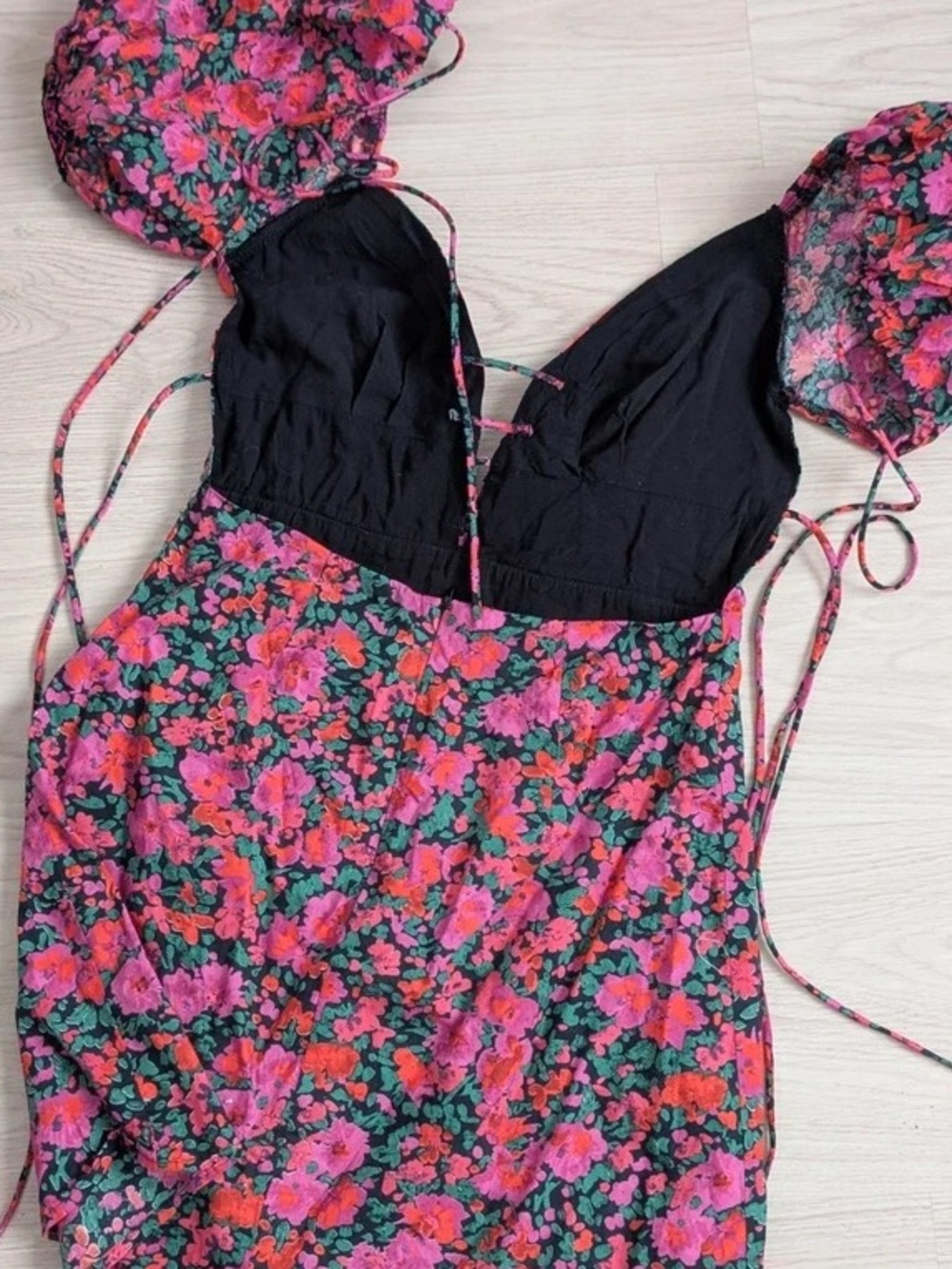 Hello Molly Lucky Charms Floral Backless Puff-Sleeve Mini Dress - Picture 4 of 7
